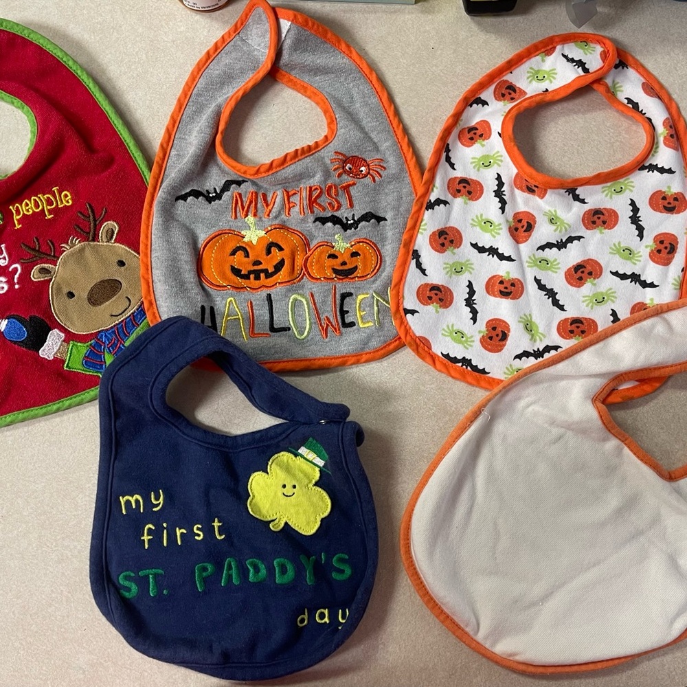Holiday Bibs